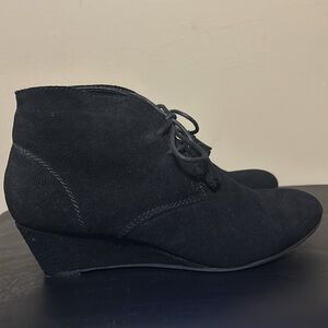 Crown vintage suede boots size 8